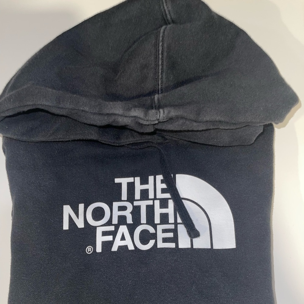 The north face hoodie medium